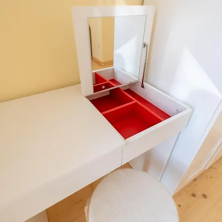 Fantastic - Two Bedroom, Two Bathroom Flat With Strategic Location * Sofia