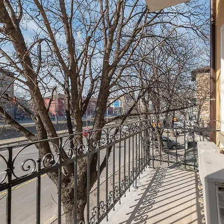 Apartment Fantastic - Two Bedroom, Two Bathroom Flat With Strategic Location