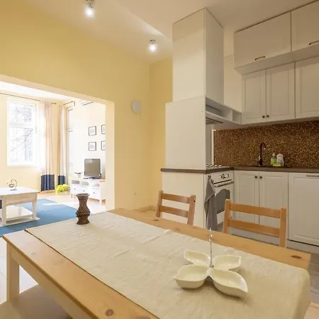 Apartment Fantastic - Two Bedroom, Two Bathroom Flat With Strategic Location Sofia