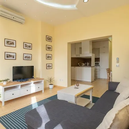 Apartment Fantastic - Two Bedroom, Two Bathroom Flat With Strategic Location
