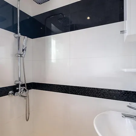 Apartment Fantastic - Two Bedroom, Two Bathroom Flat With Strategic Location *