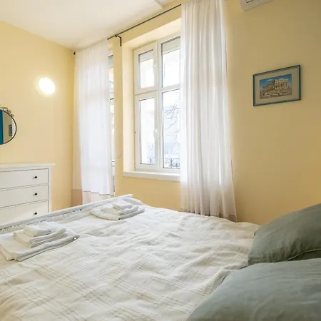 Fantastic - Two Bedroom, Two Bathroom Flat With Strategic Location *